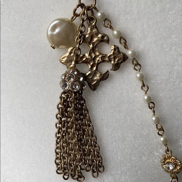 Faux pearl long charm and tassel necklace - Picture 9 of 9